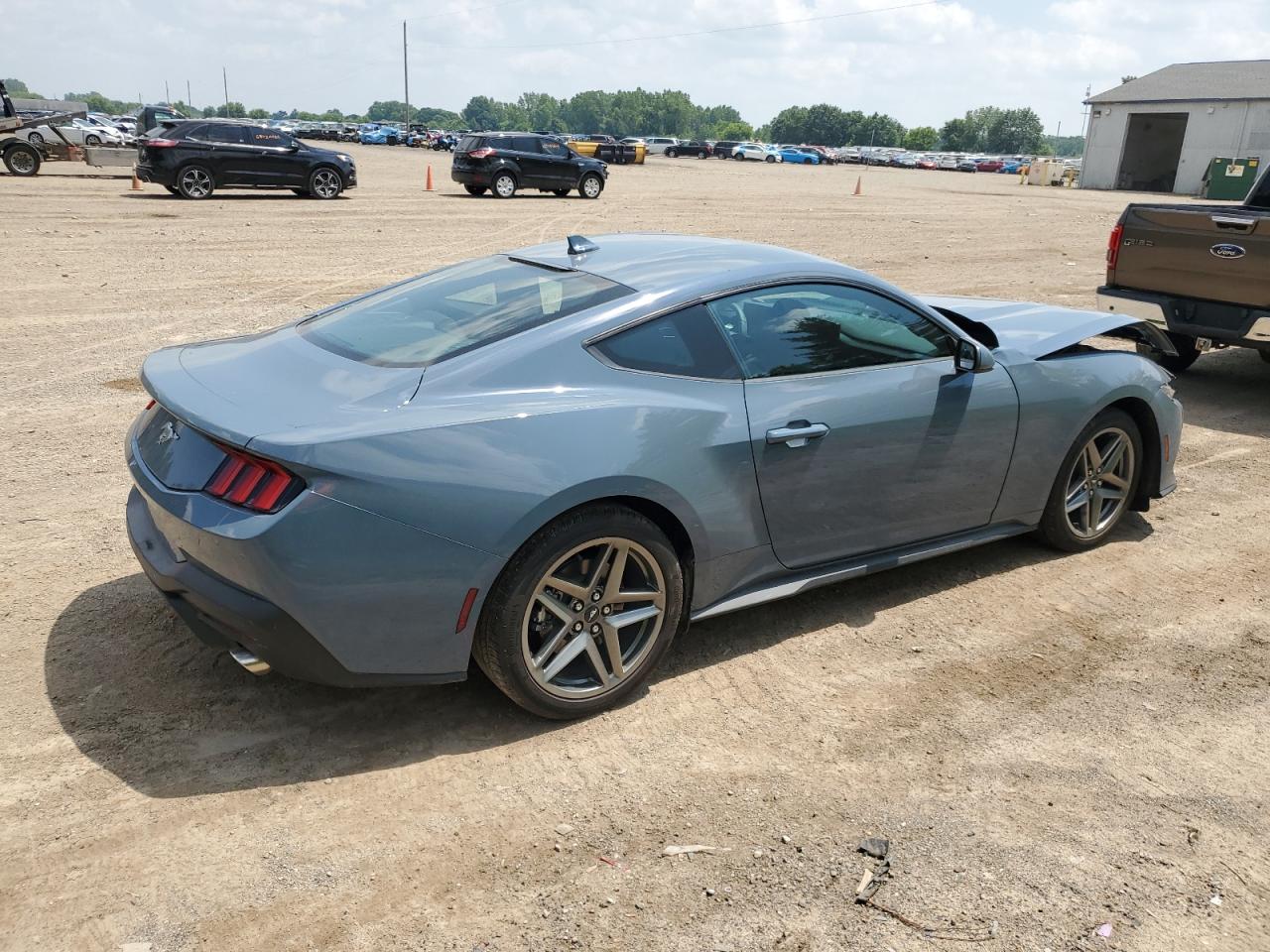 2025 FORD MUSTANG photo 7
