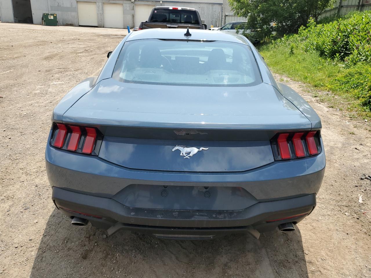 2025 FORD MUSTANG photo 16