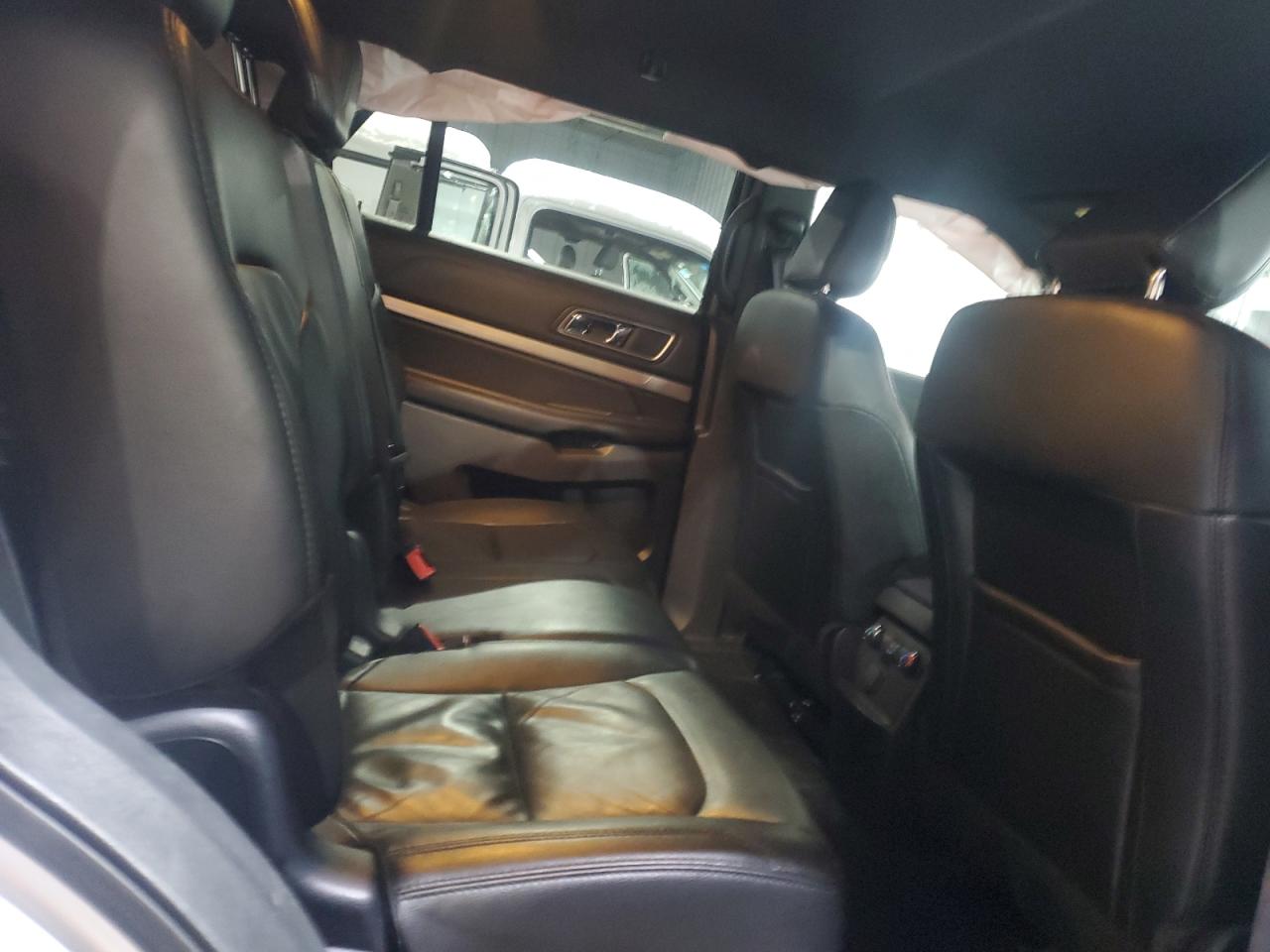 2018 FORD EXPLORER XLT photo 31