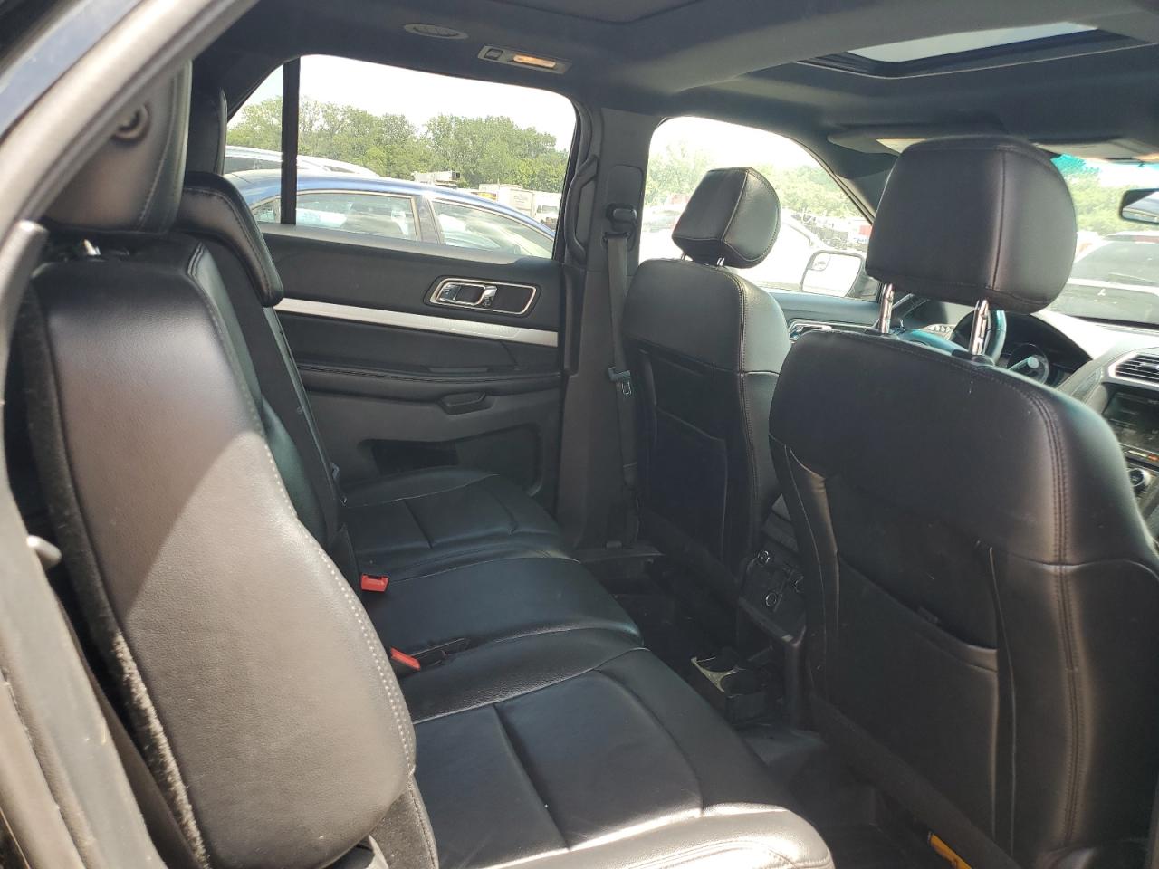 2016 FORD EXPLORER XLT photo 21