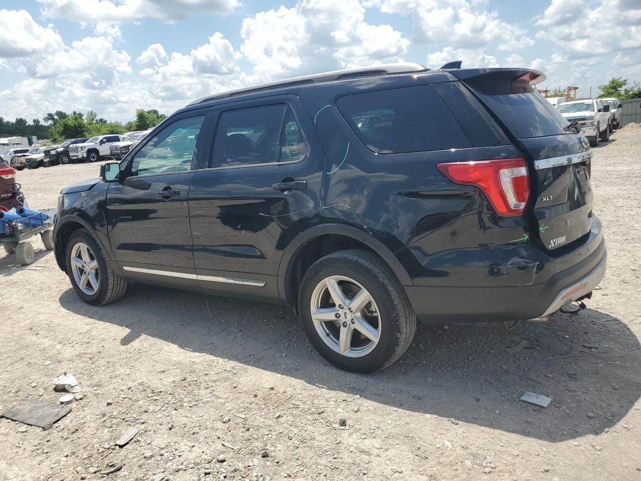 2016 FORD EXPLORER XLT photo 3
