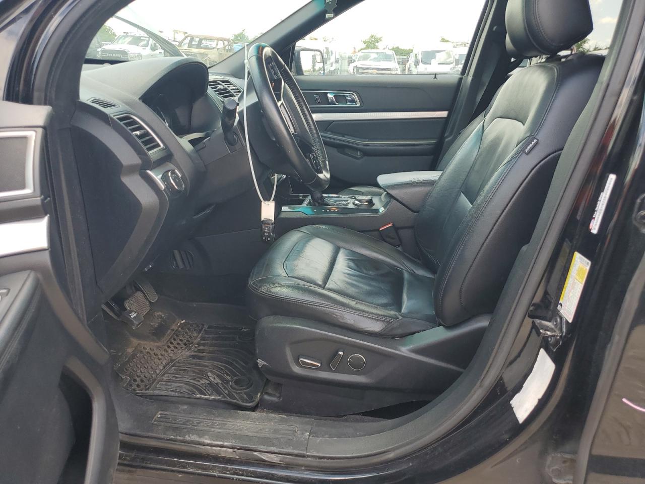 2016 FORD EXPLORER XLT photo 13