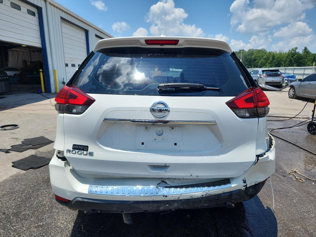 2017 NISSAN ROGUE S photo 11