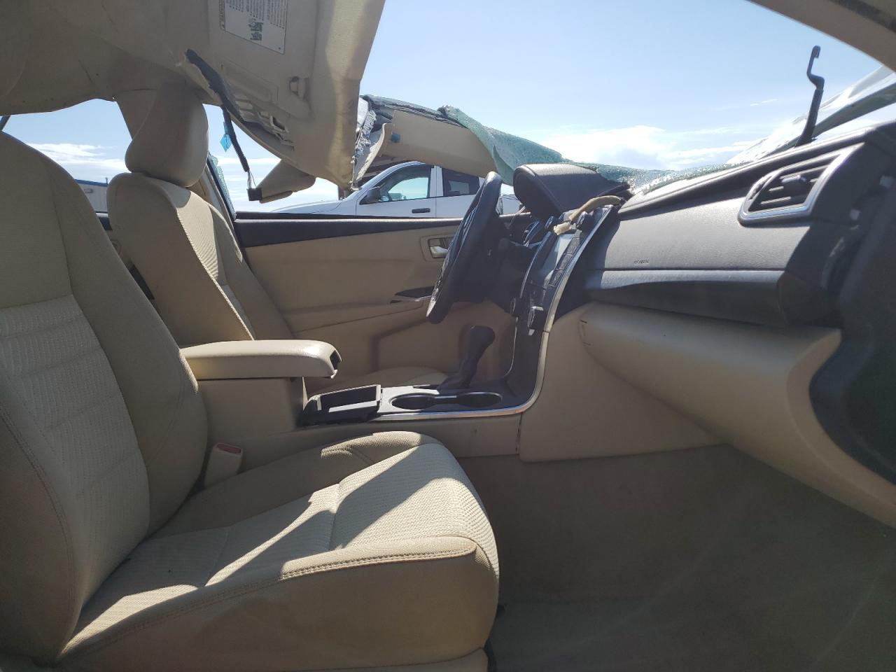 2016 TOYOTA CAMRY LE photo 19