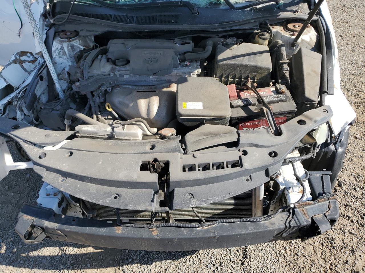 2016 TOYOTA CAMRY LE photo 31
