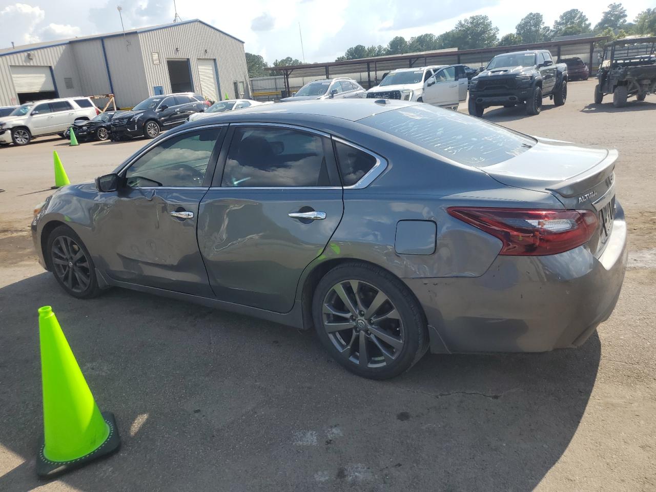 2018 NISSAN ALTIMA 2.5 photo 2
