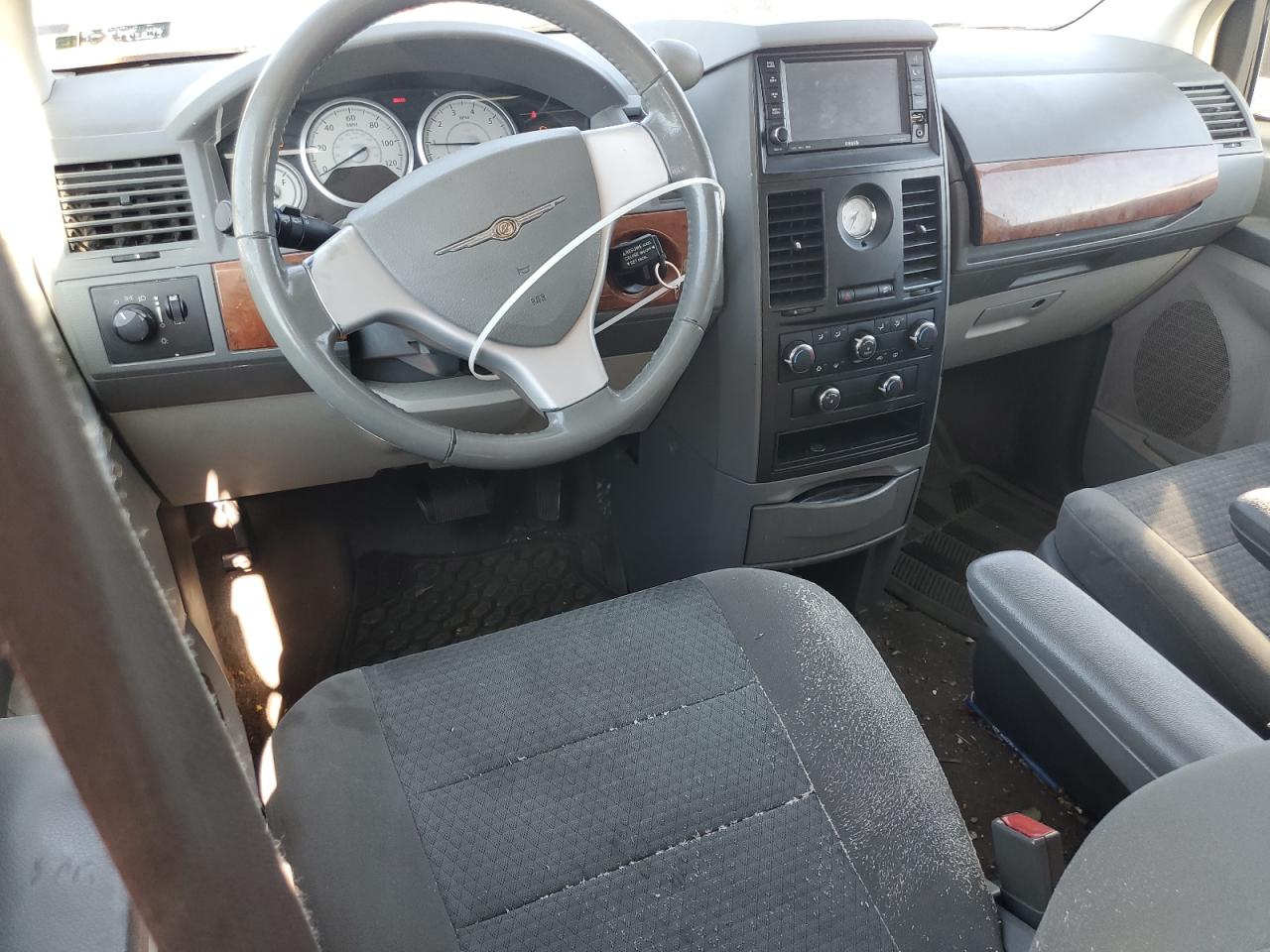 2008 CHRYSLER TOWN & COUNTRY photo 8