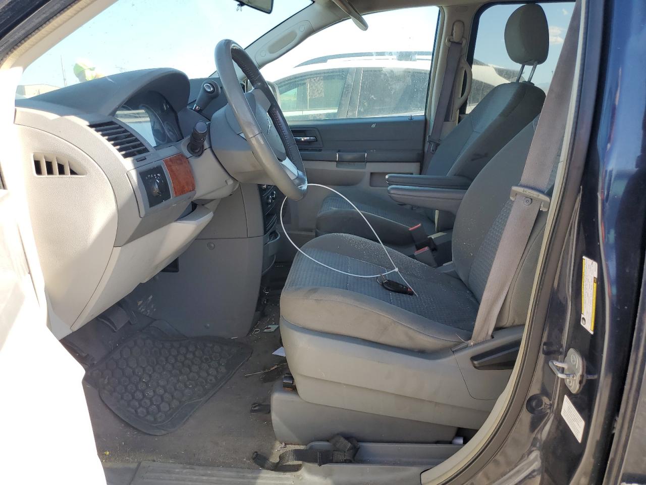 2008 CHRYSLER TOWN & COUNTRY photo 7