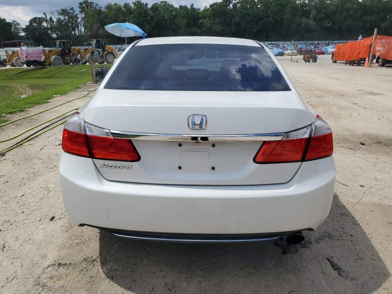 2015 HONDA ACCORD LX photo 16