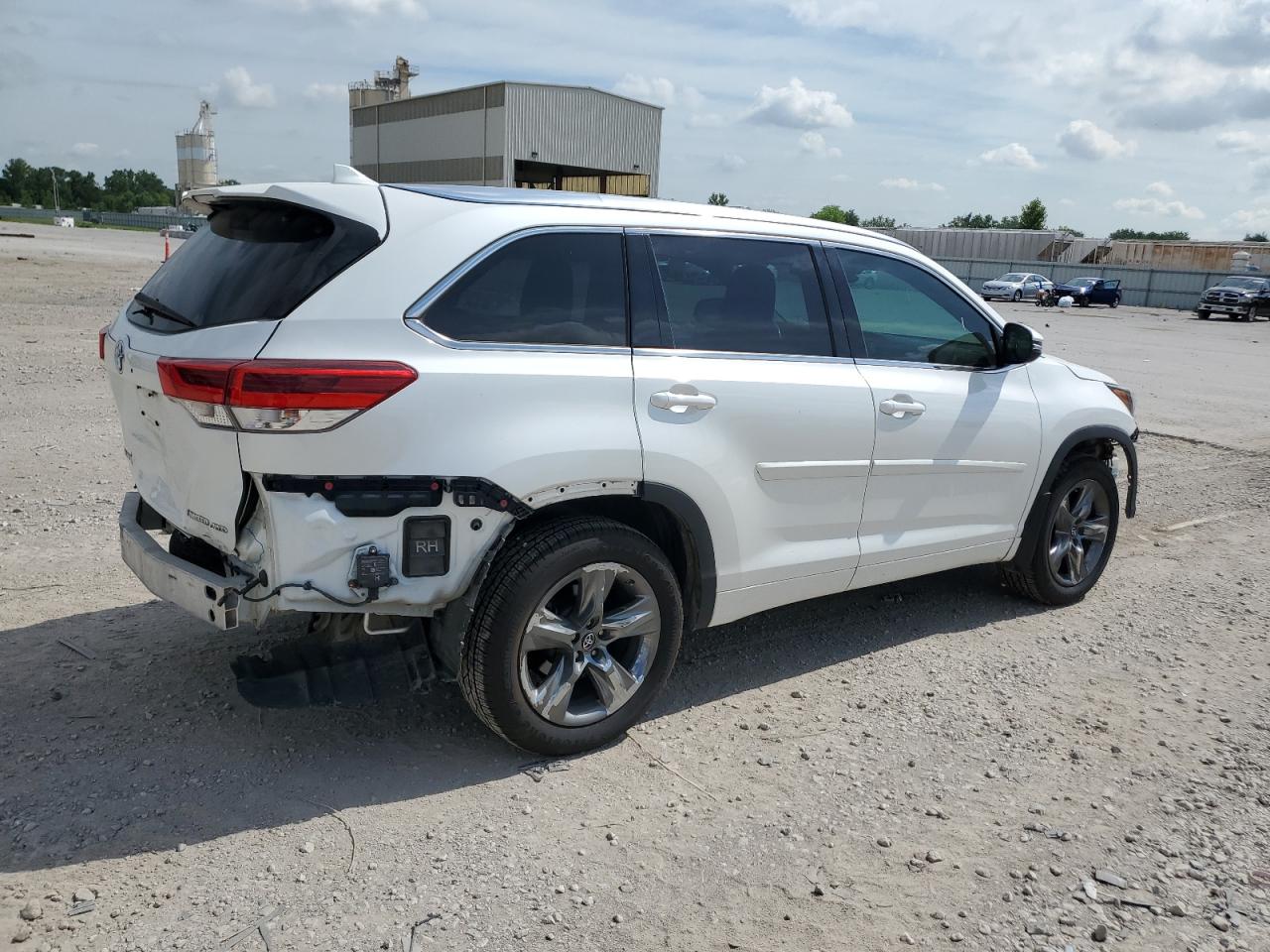 2018 TOYOTA HIGHLANDER LIMITED PLATINUM photo 3