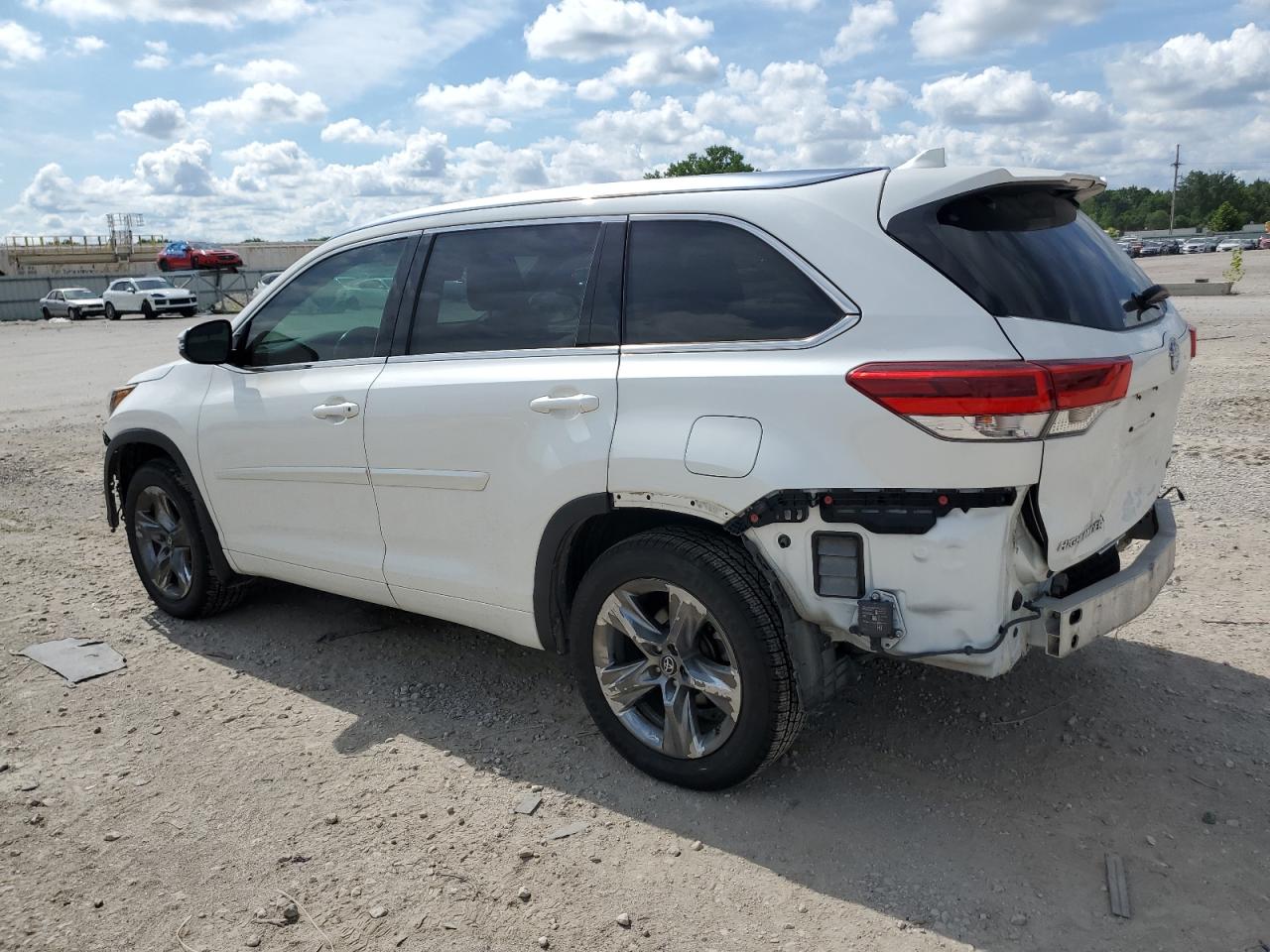 2018 TOYOTA HIGHLANDER LIMITED PLATINUM photo 2