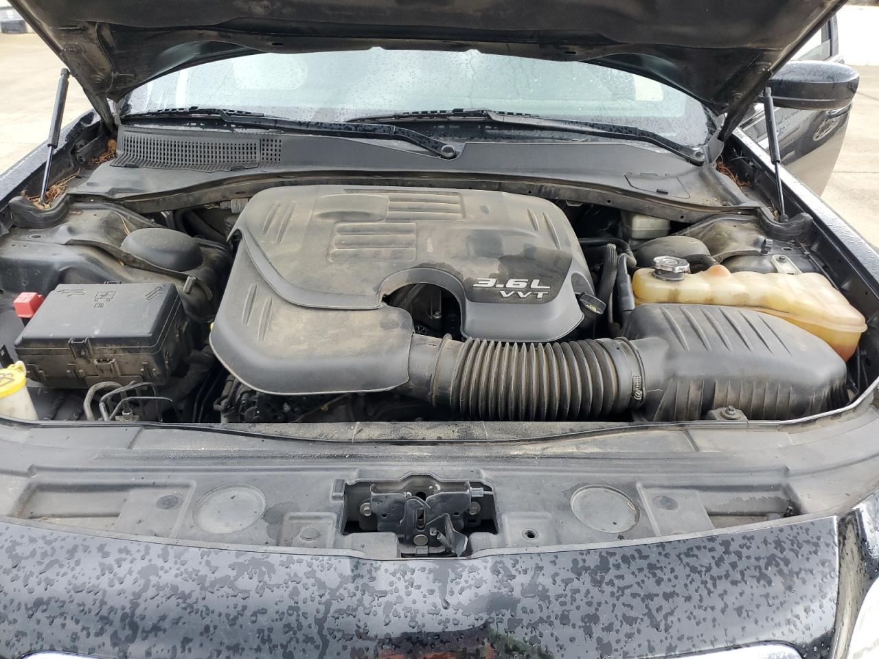 2014 CHRYSLER 300 photo 21