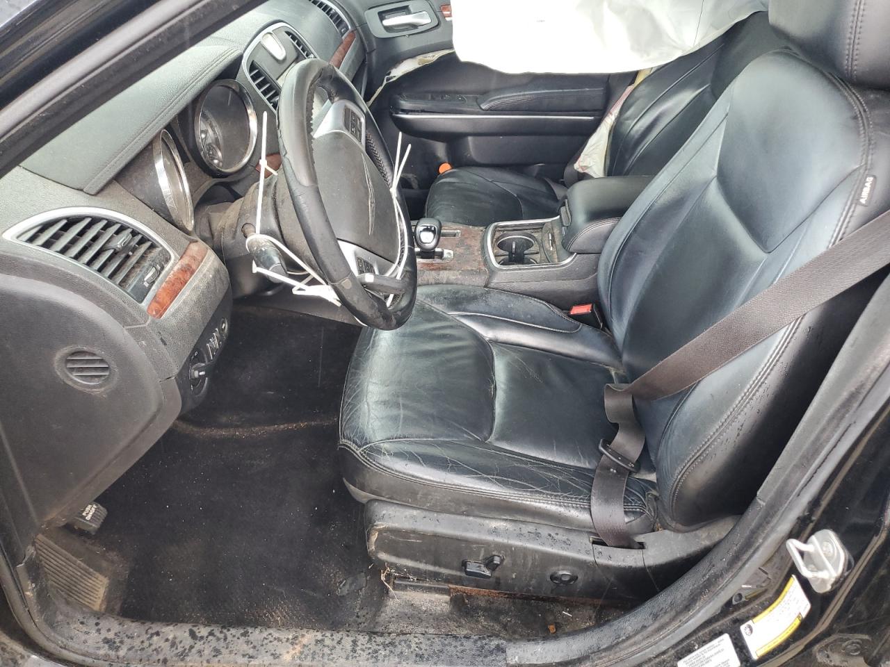 2014 CHRYSLER 300 photo 13