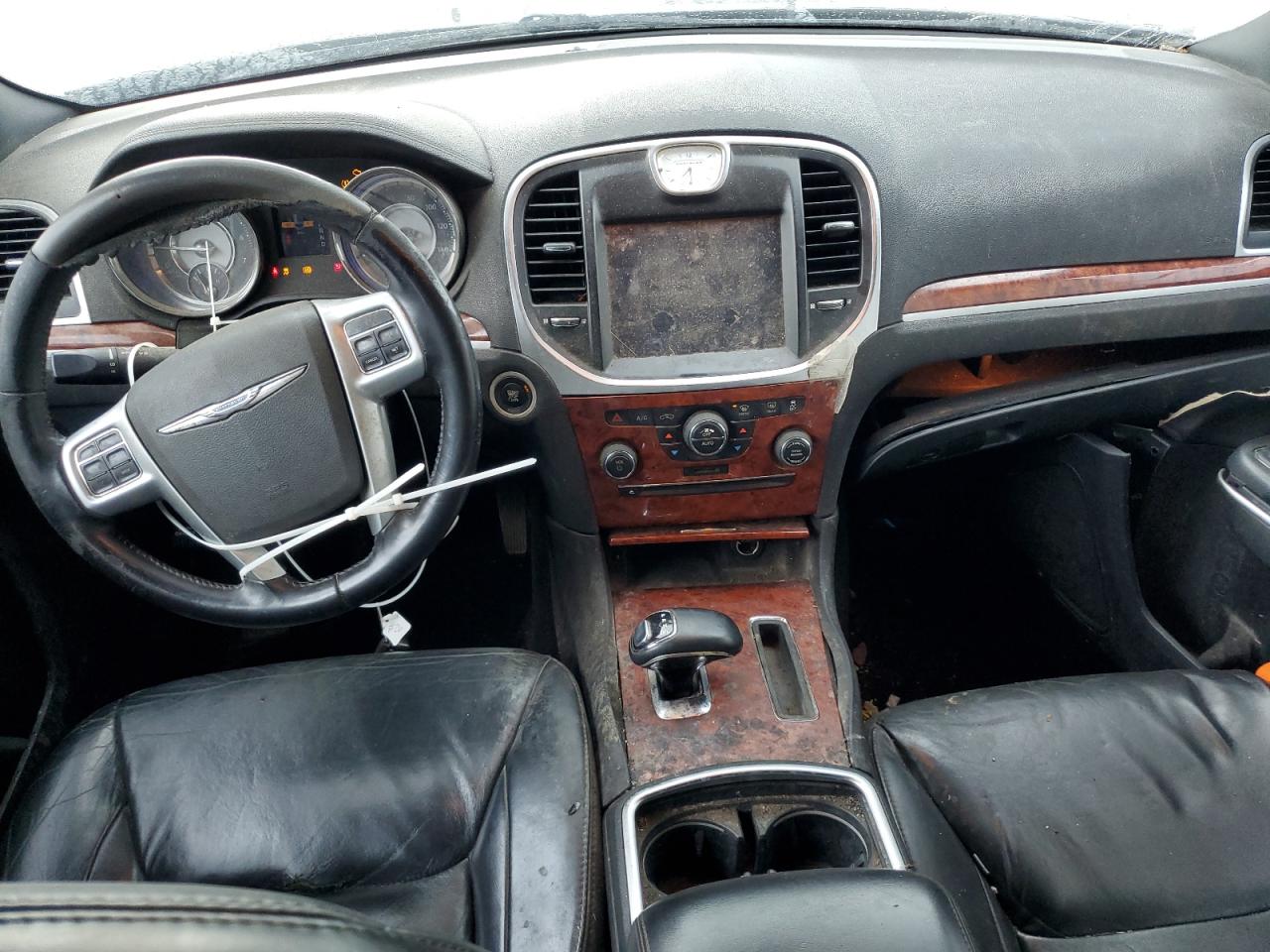 2014 CHRYSLER 300 photo 15