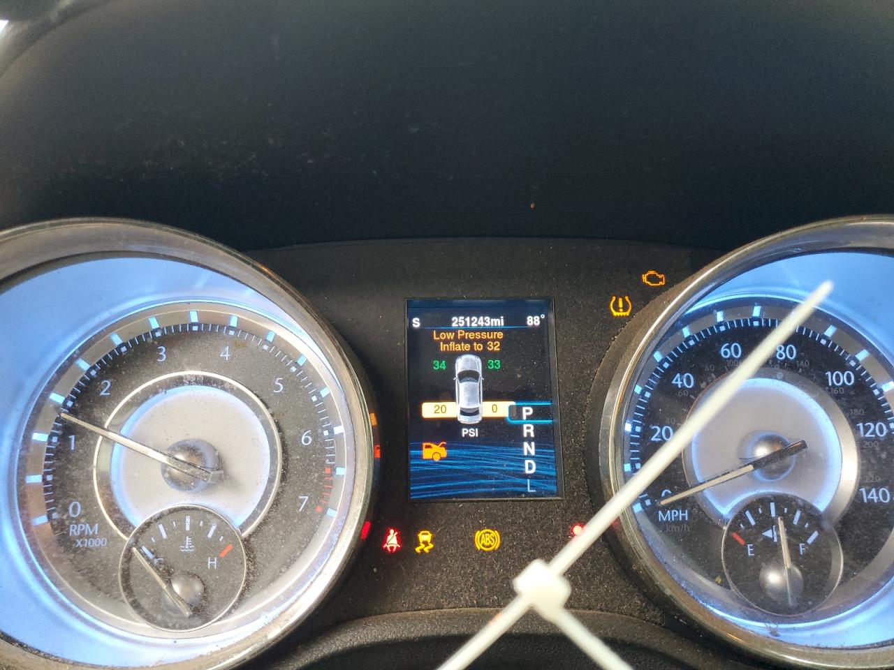 2014 CHRYSLER 300 photo 17