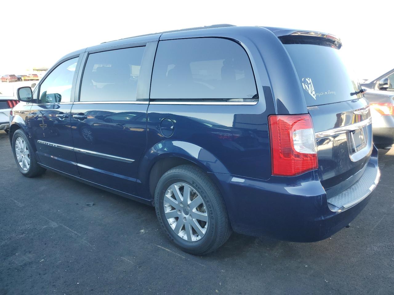 2013 CHRYSLER TOWN & COUNTRY TOURING photo 4