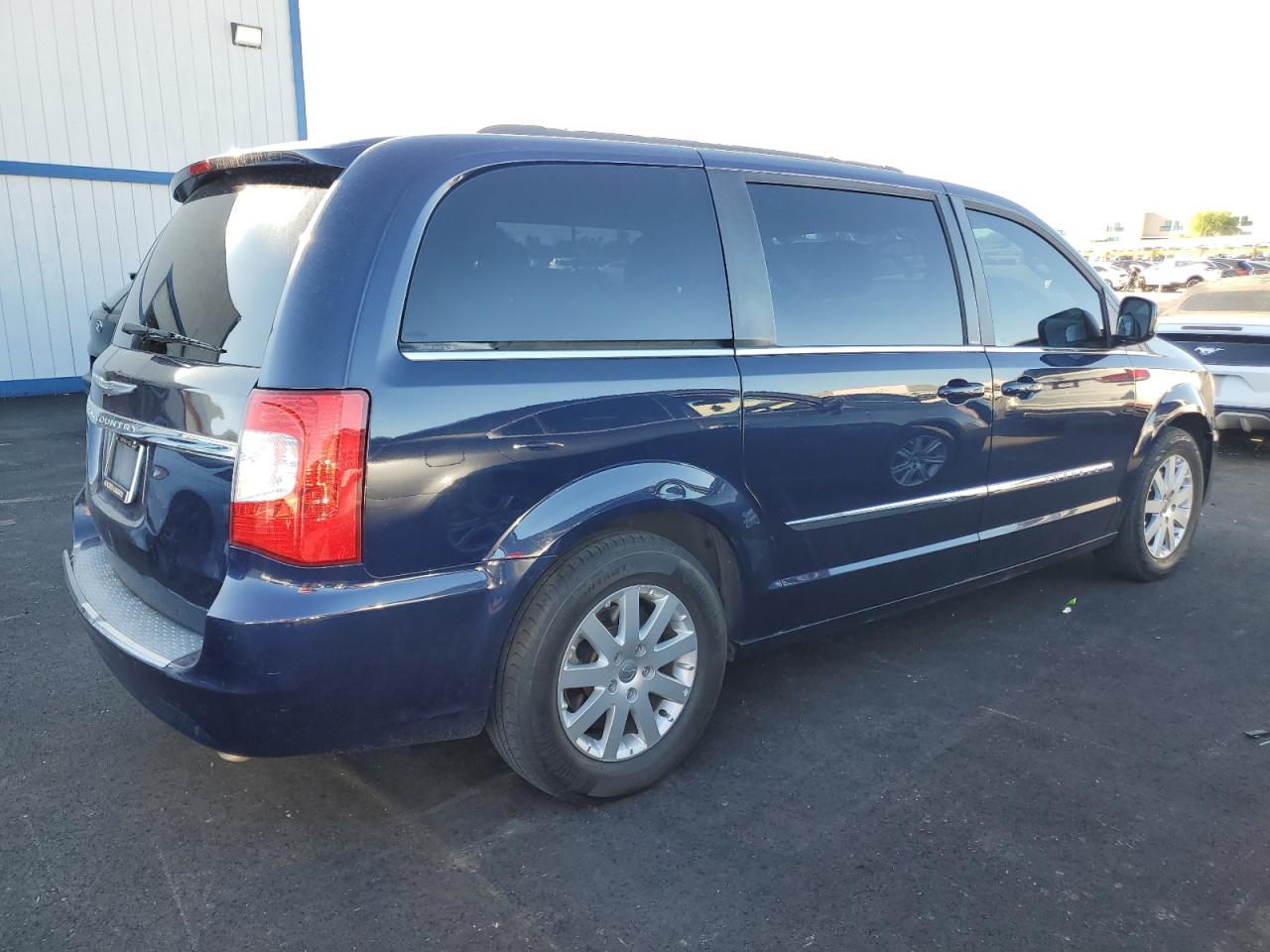 2013 CHRYSLER TOWN & COUNTRY TOURING photo 7