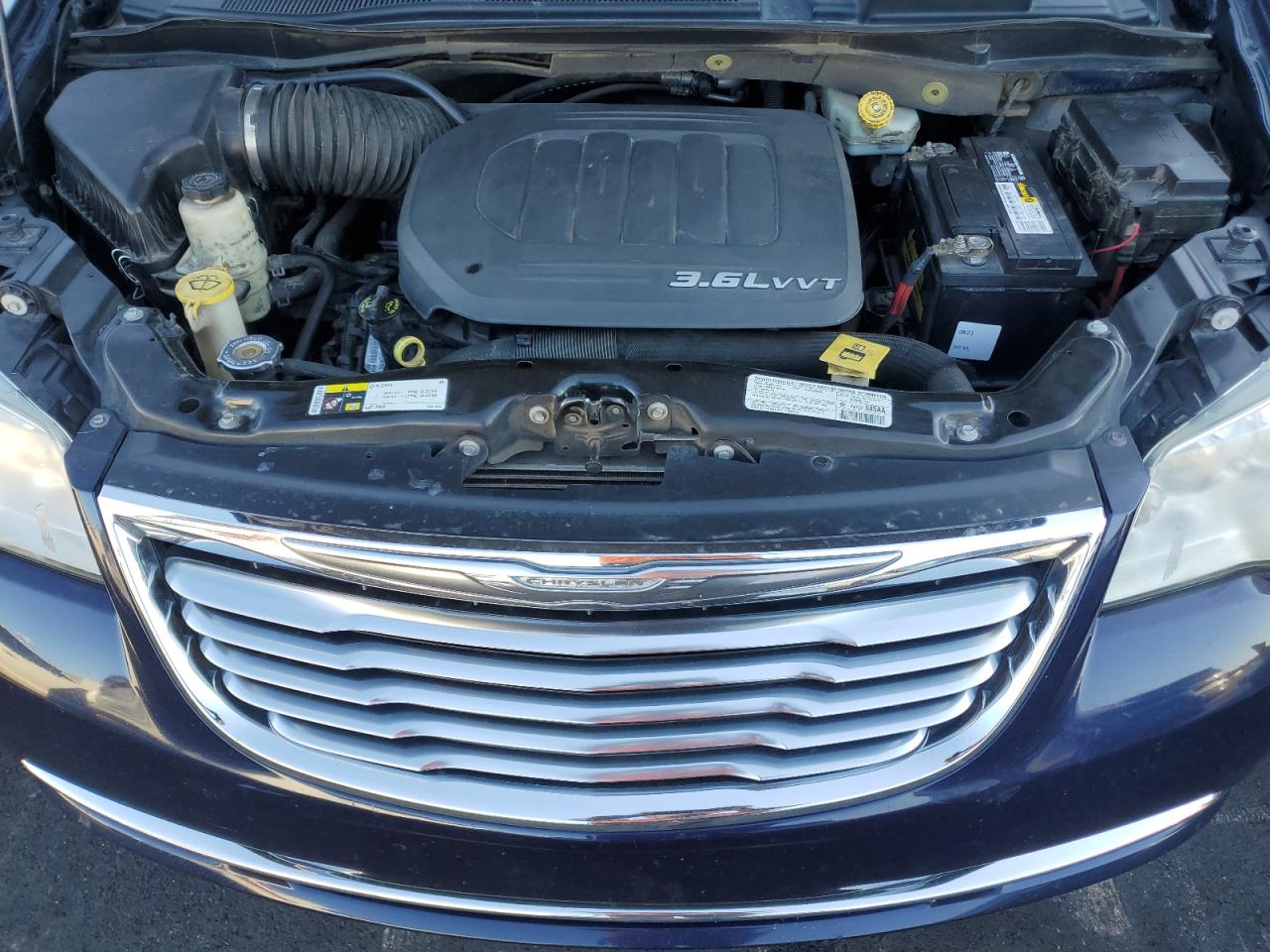 2013 CHRYSLER TOWN & COUNTRY TOURING photo 31