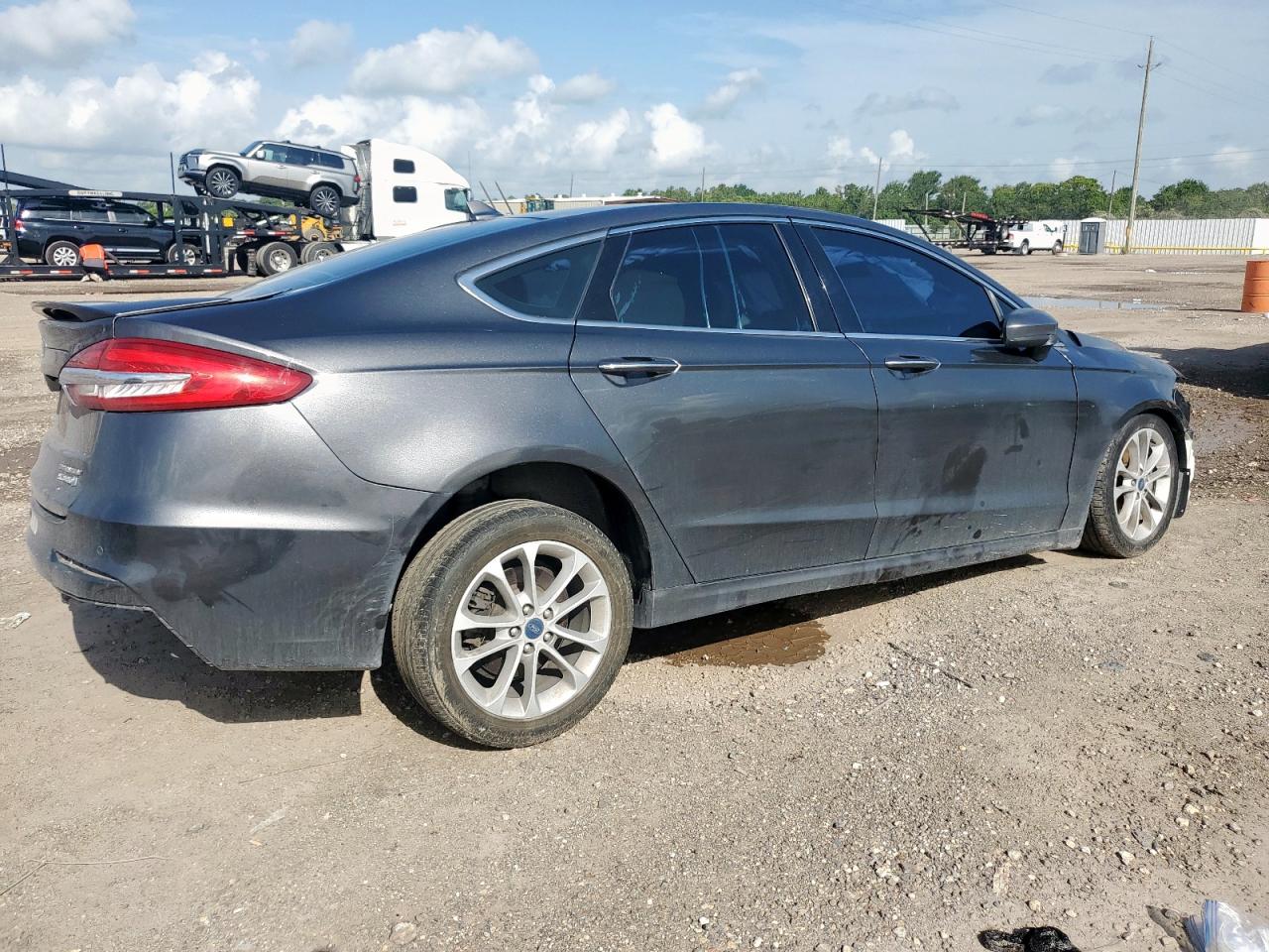 2019 FORD FUSION TITANIUM photo 3