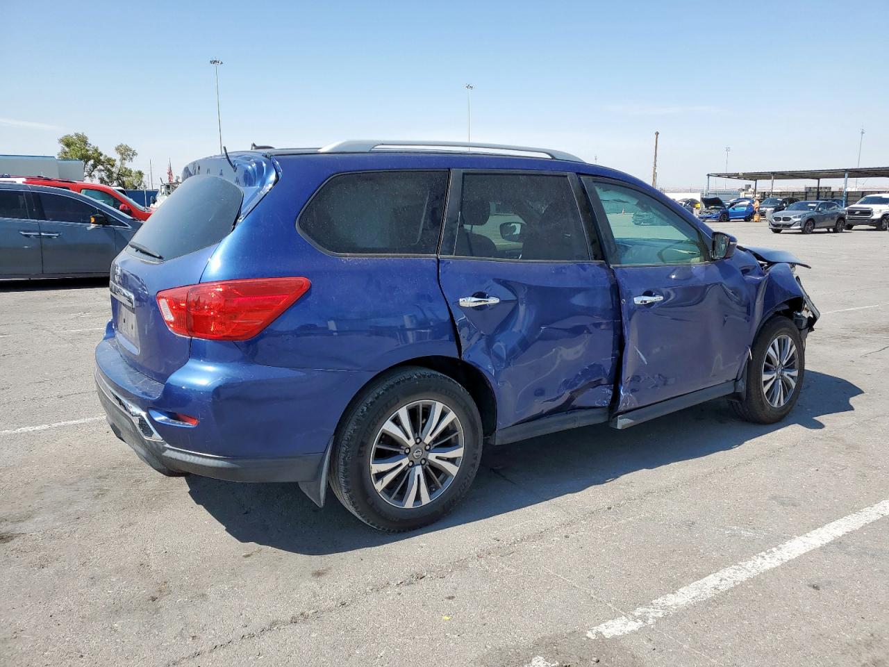 2017 NISSAN PATHFINDER S photo 5