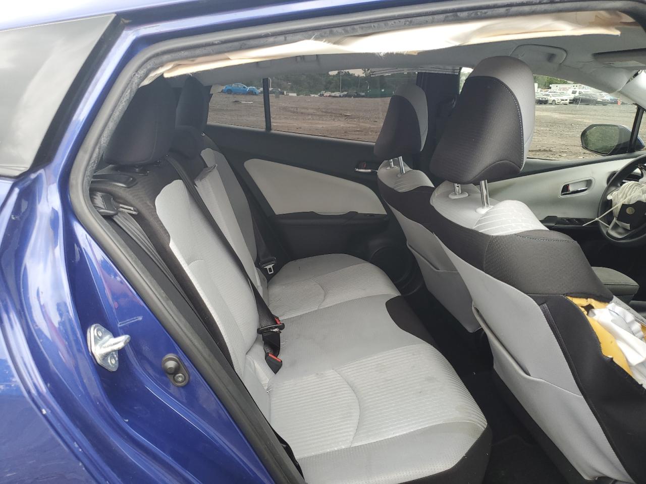2016 TOYOTA PRIUS photo 28