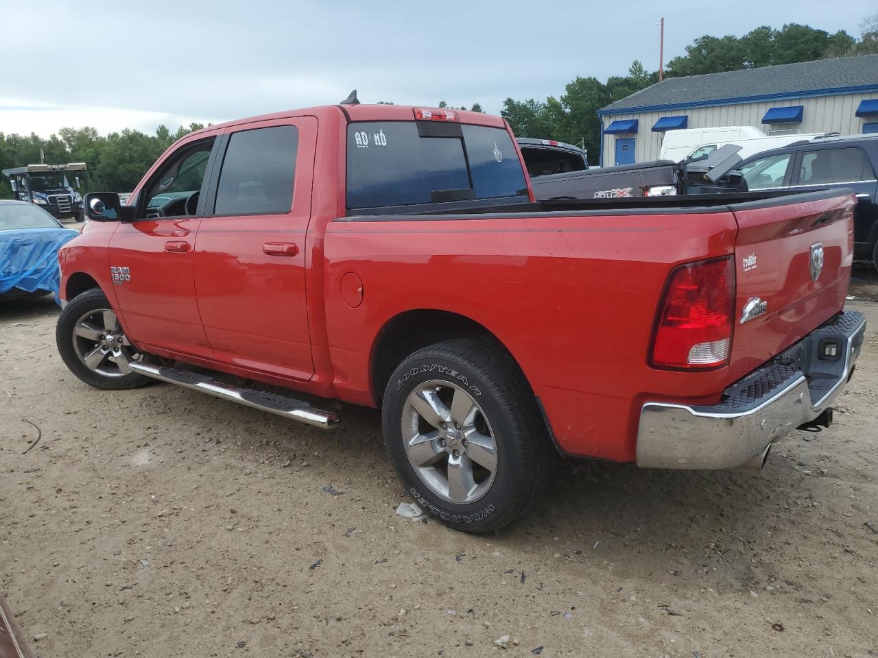 2019 RAM 1500 CLASSIC SLT photo 3