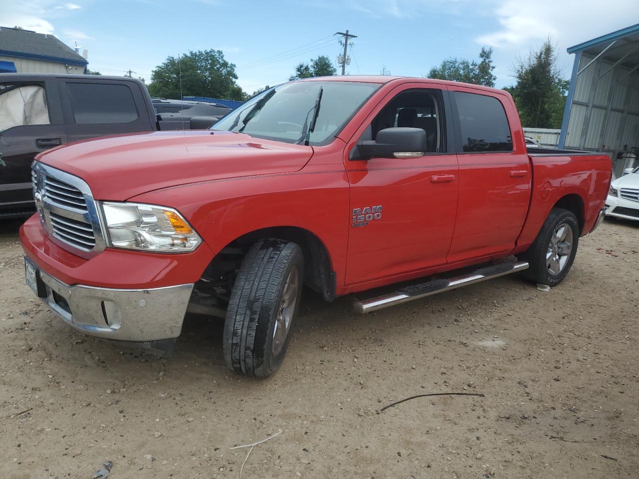 2019 RAM 1500 CLASSIC SLT photo 2