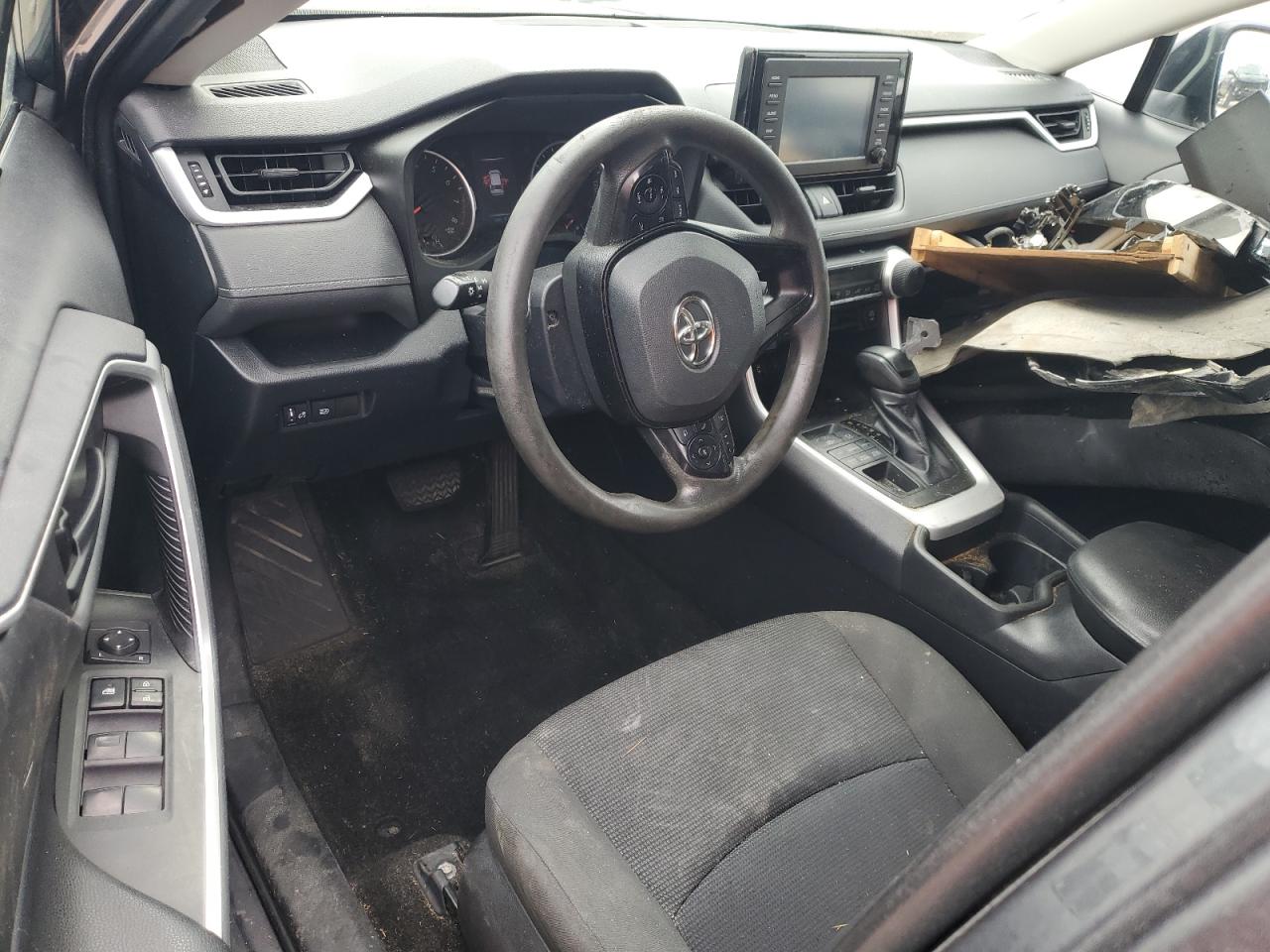 2019 TOYOTA RAV4 LE photo 22