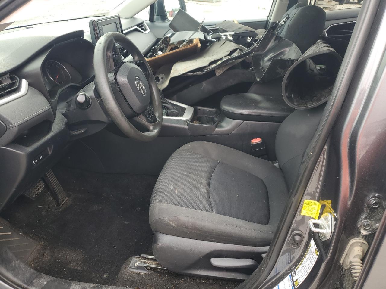 2019 TOYOTA RAV4 LE photo 19