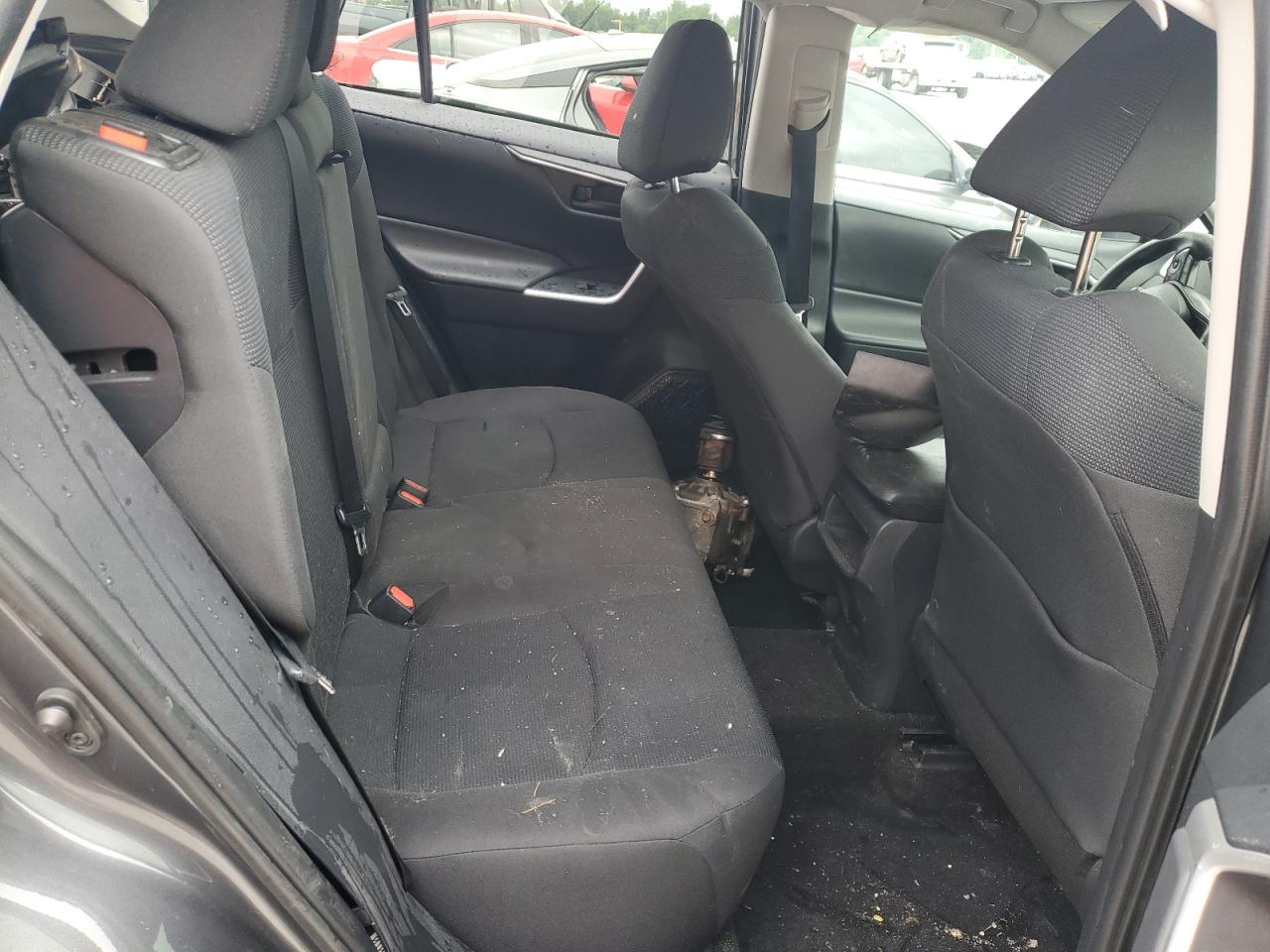 2019 TOYOTA RAV4 LE photo 28