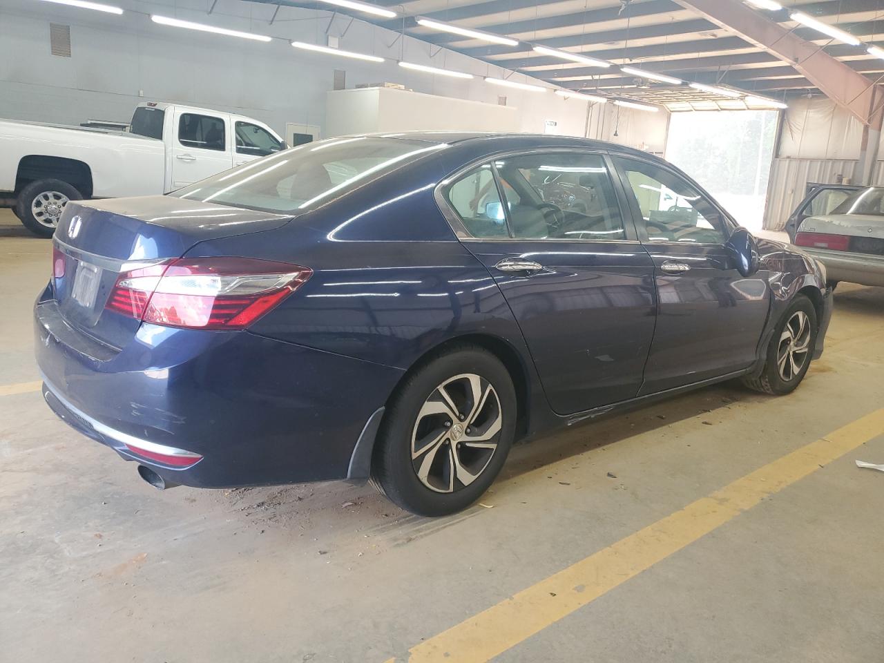 2016 HONDA ACCORD LX photo 5