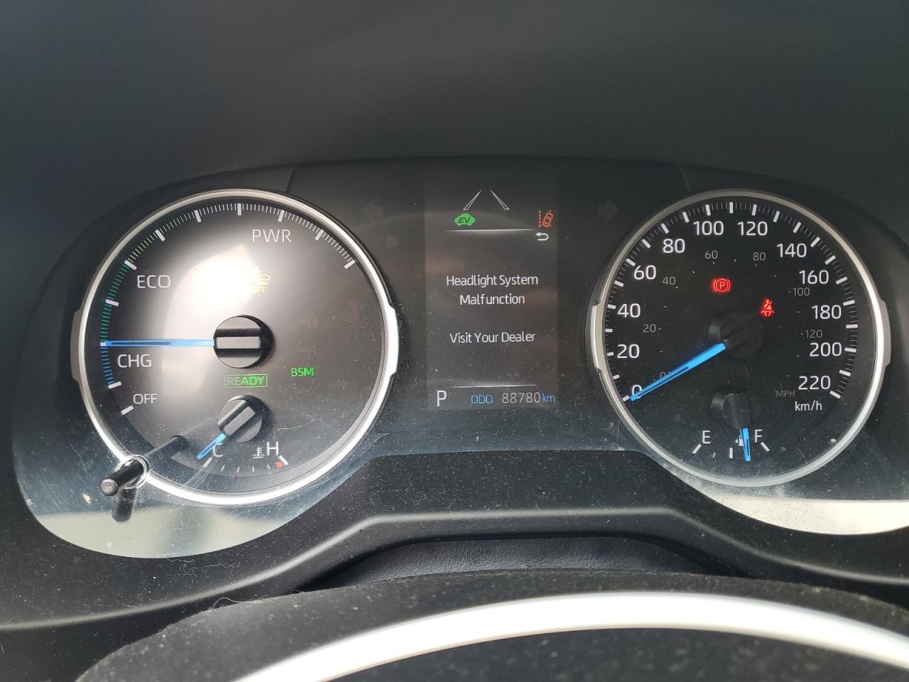 2019 TOYOTA RAV4 LE photo 17