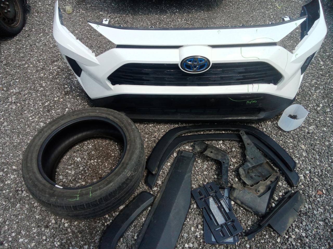 2019 TOYOTA RAV4 LE photo 25