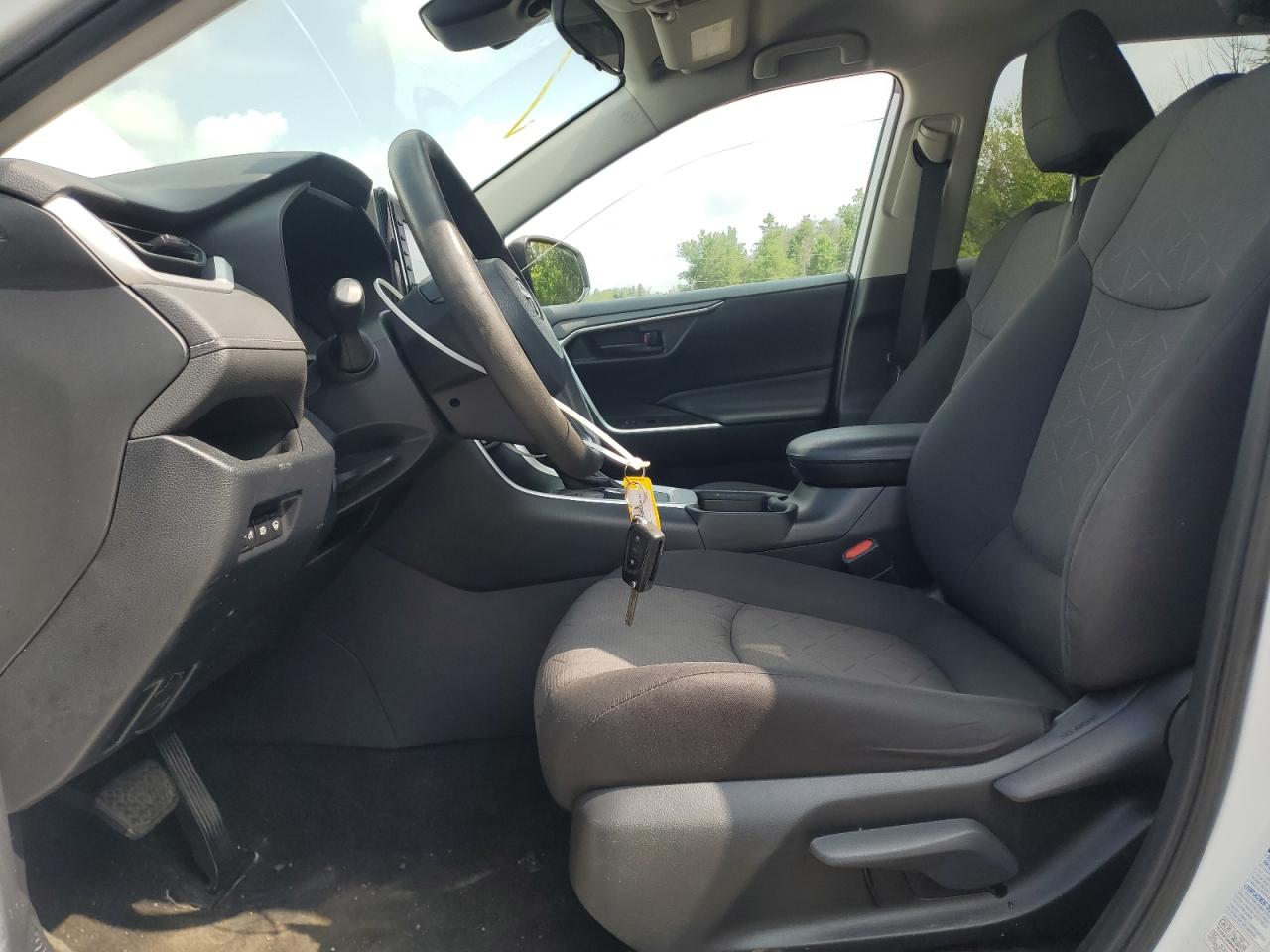 2019 TOYOTA RAV4 LE photo 13