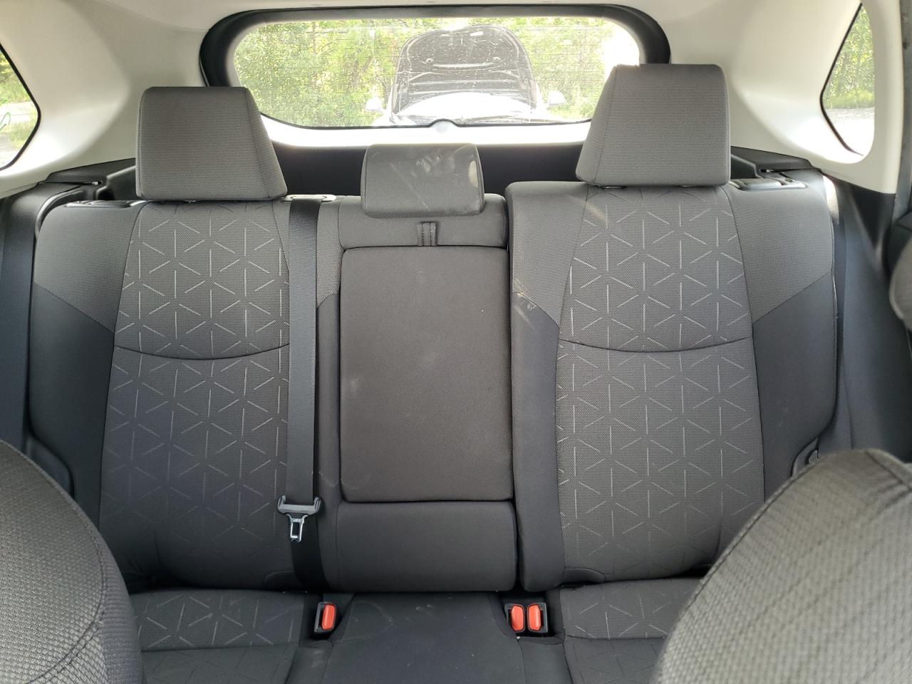 2019 TOYOTA RAV4 LE photo 19