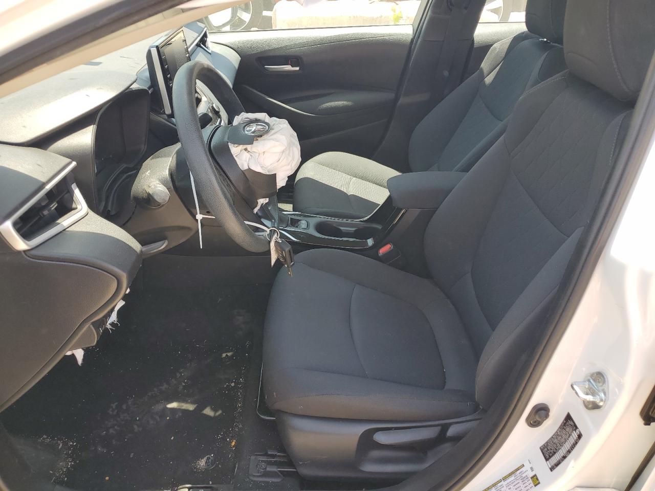 2021 TOYOTA COROLLA LE photo 13