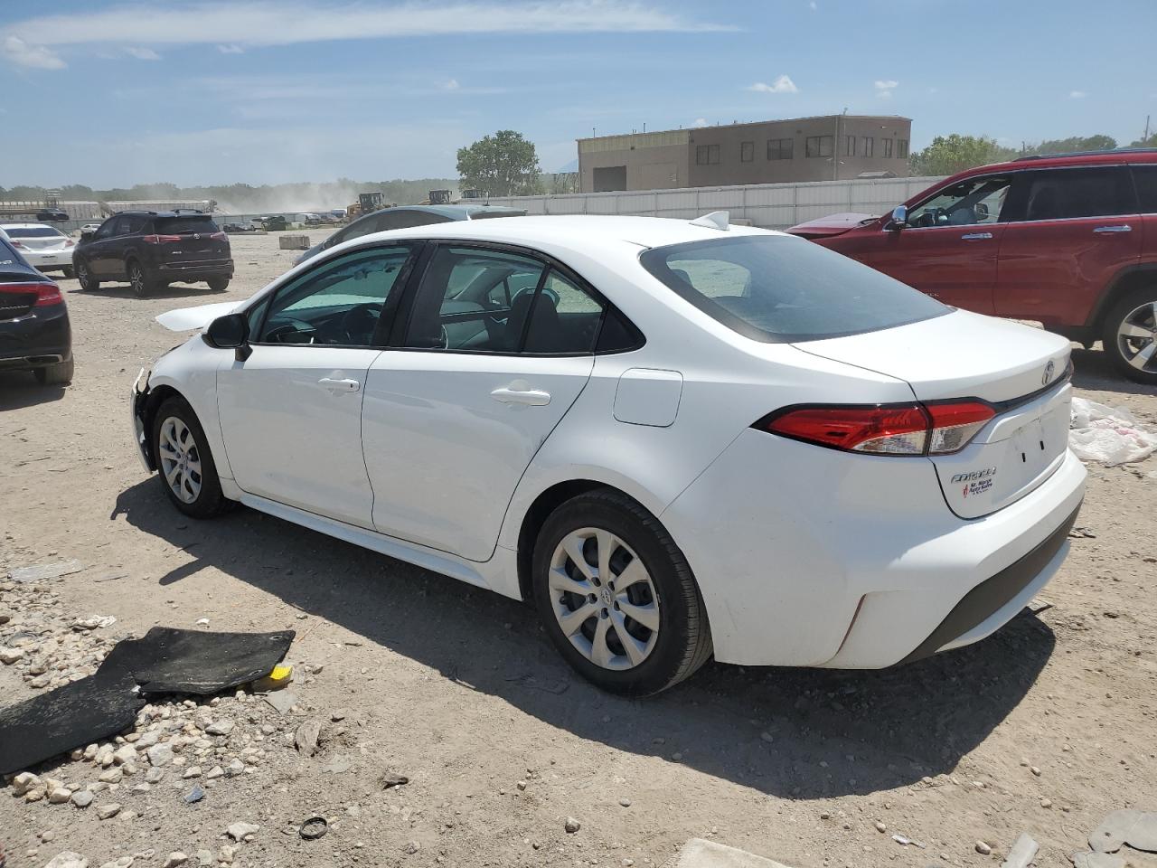 2021 TOYOTA COROLLA LE photo 3