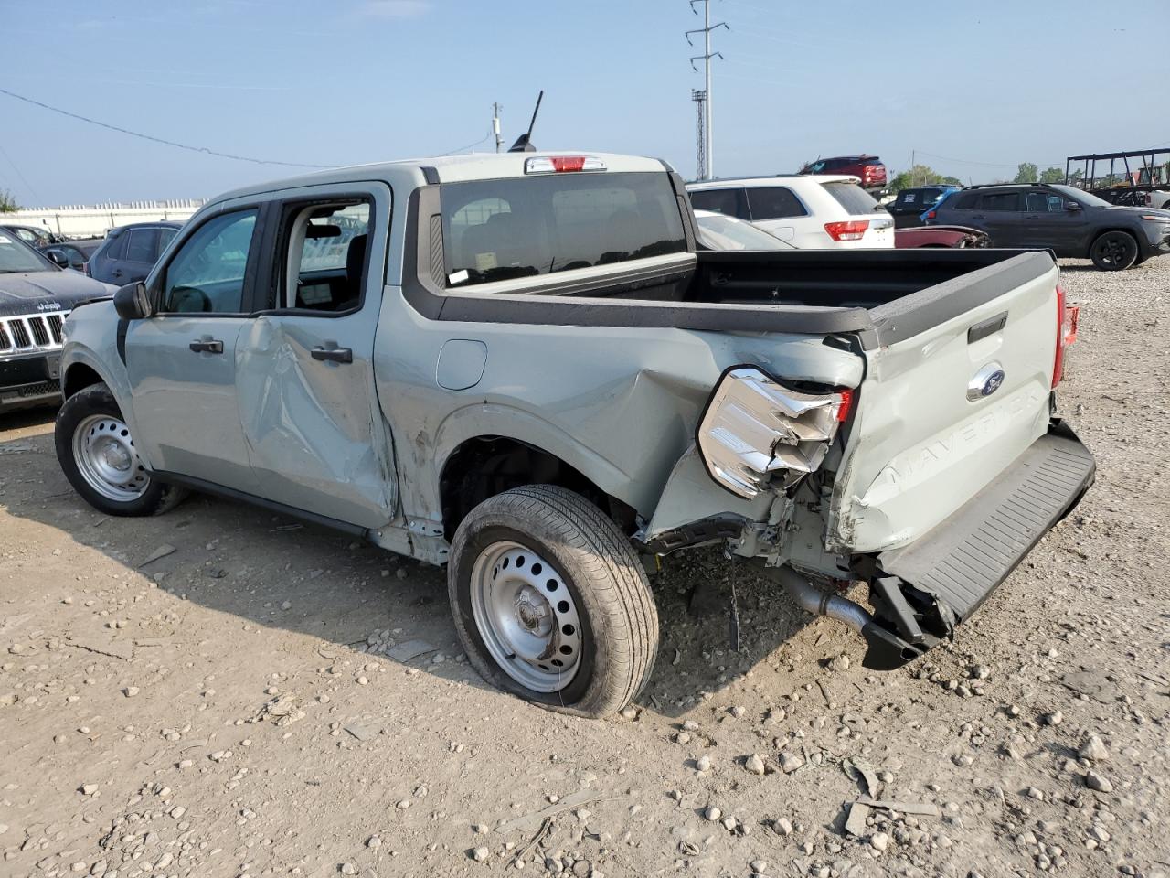 2024 FORD MAVERICK XL photo 2