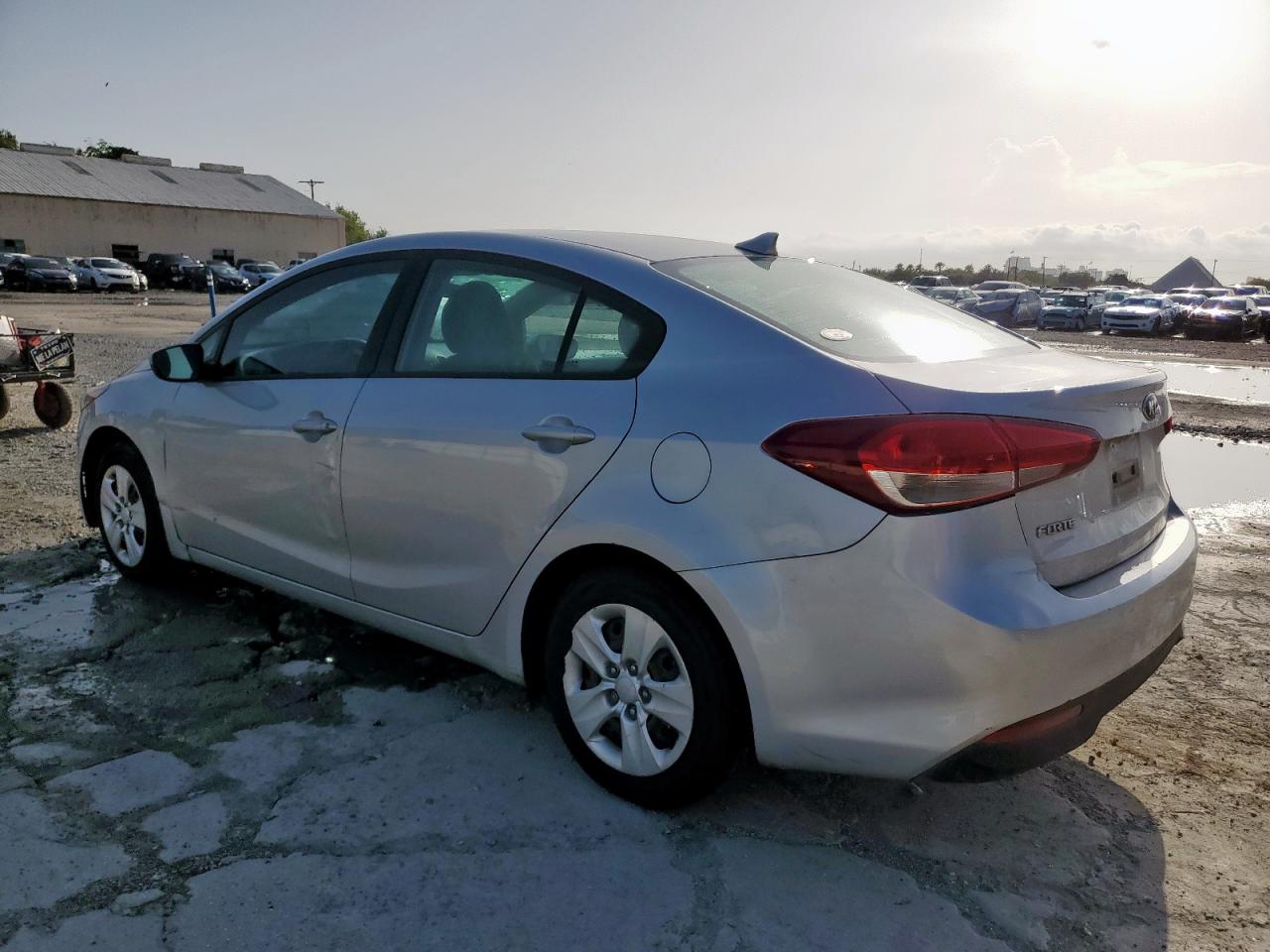 2018 KIA FORTE photo 4