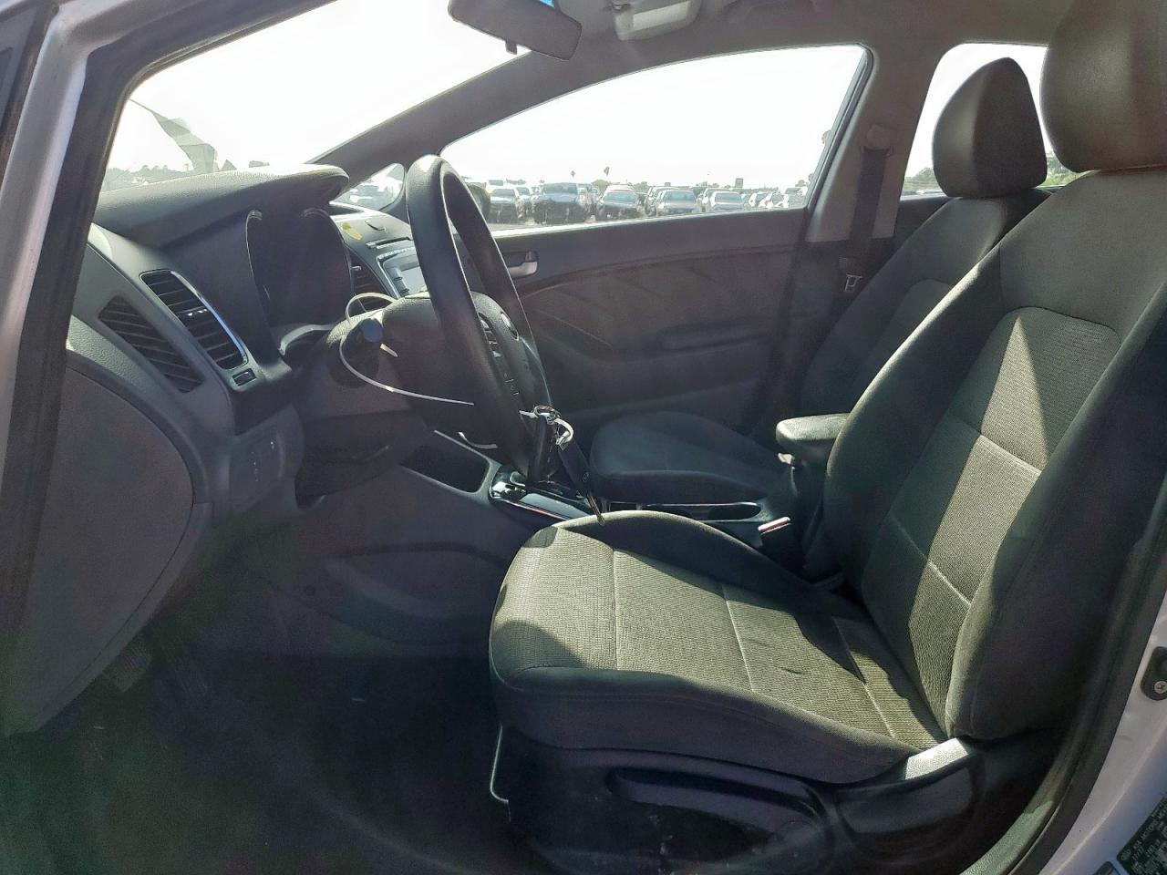 2018 KIA FORTE photo 19