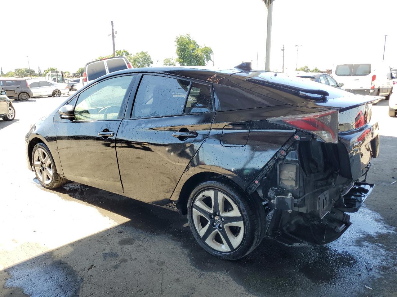 2018 TOYOTA PRIUS photo 2