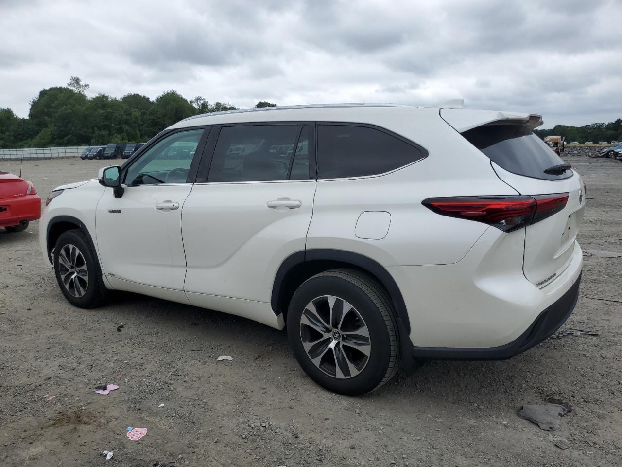 2021 TOYOTA HIGHLANDER HYBRID XLE photo 3