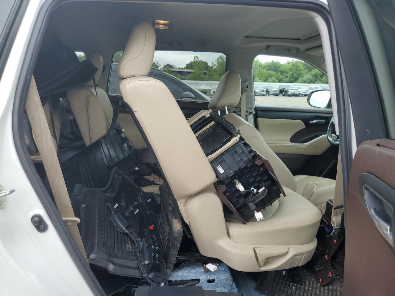 2021 TOYOTA HIGHLANDER HYBRID XLE photo 21