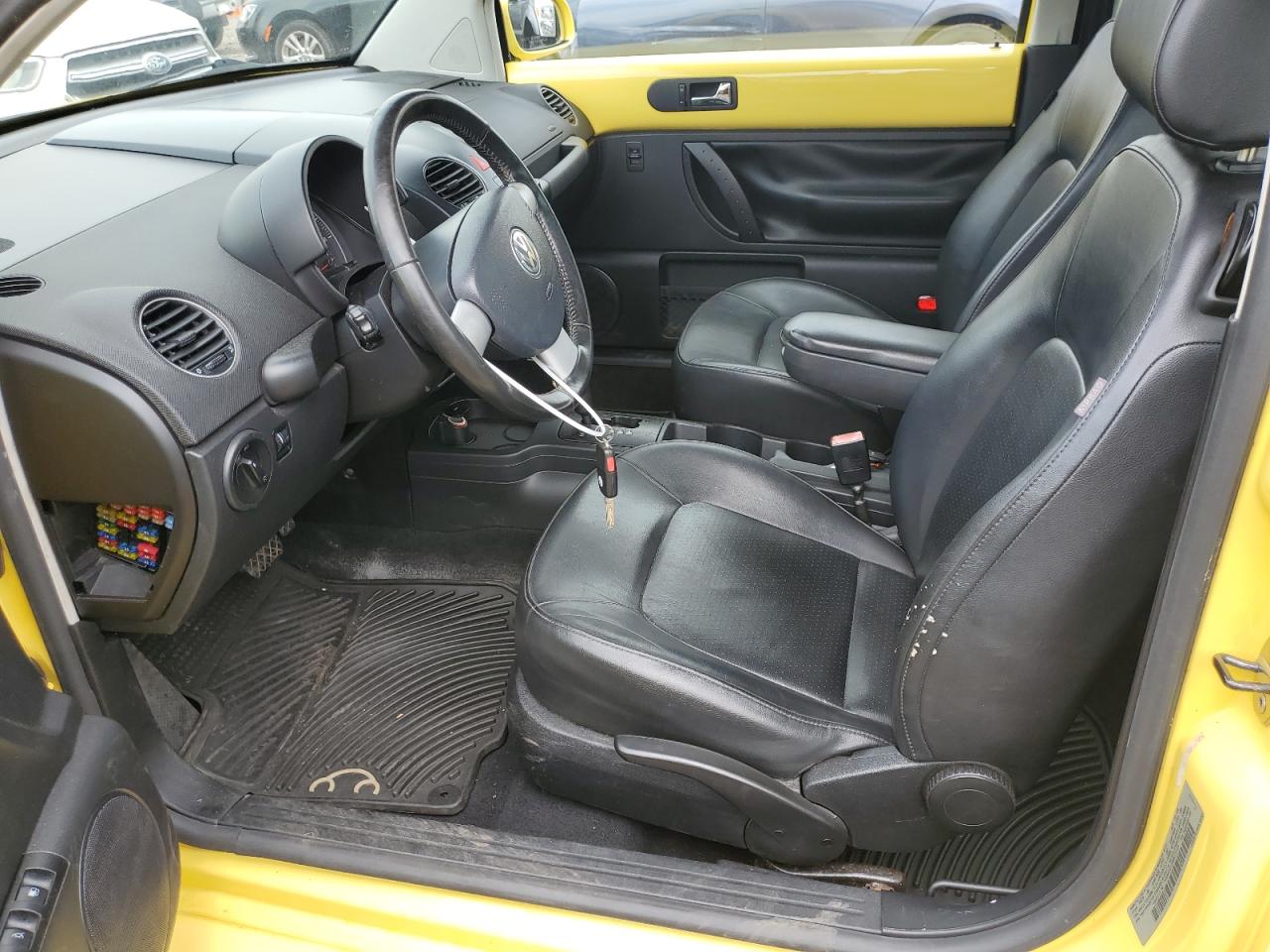 2008 VOLKSWAGEN NEW BEETLE S photo 13