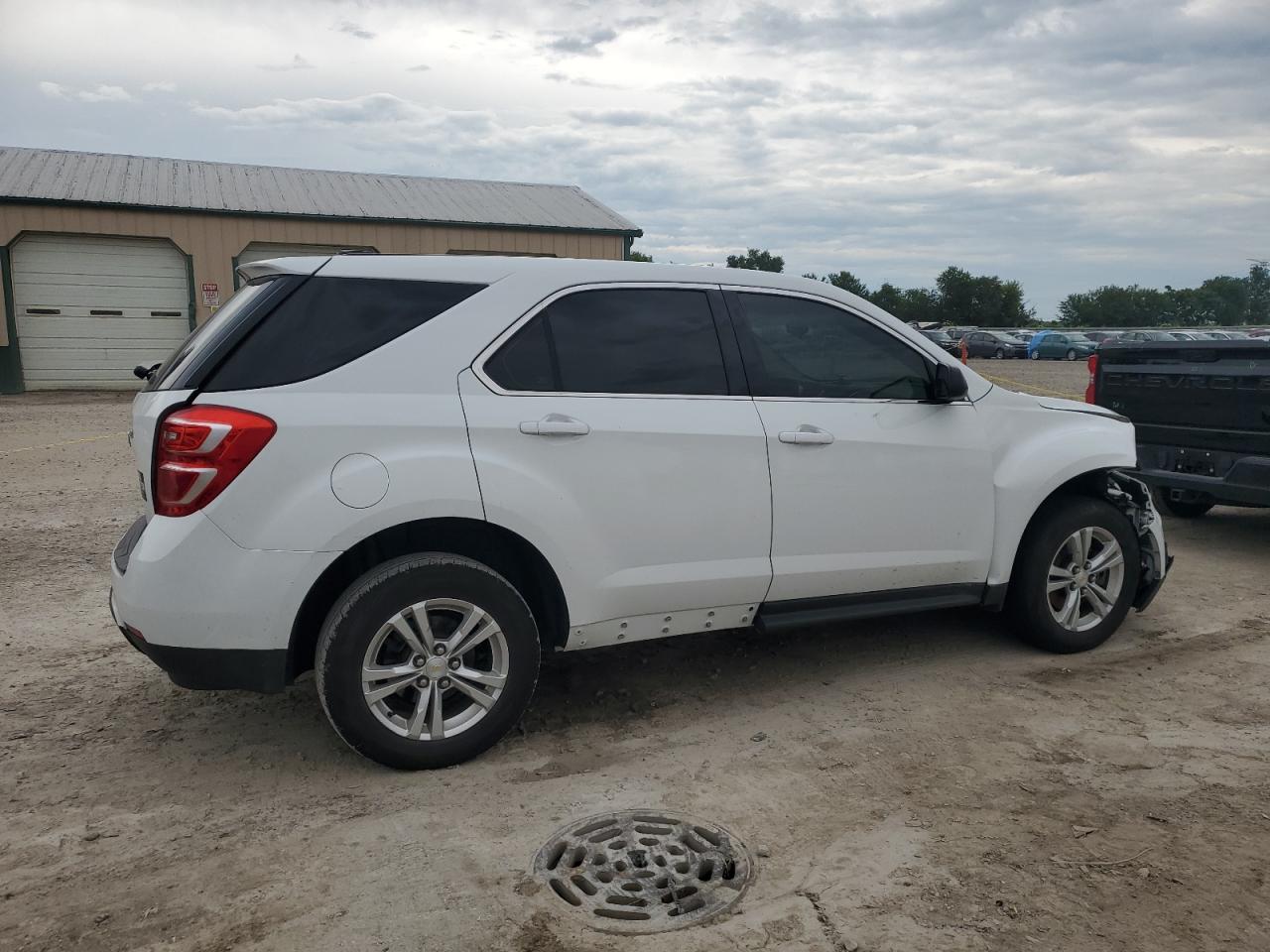 2017 CHEVROLET EQUINOX LS photo 5