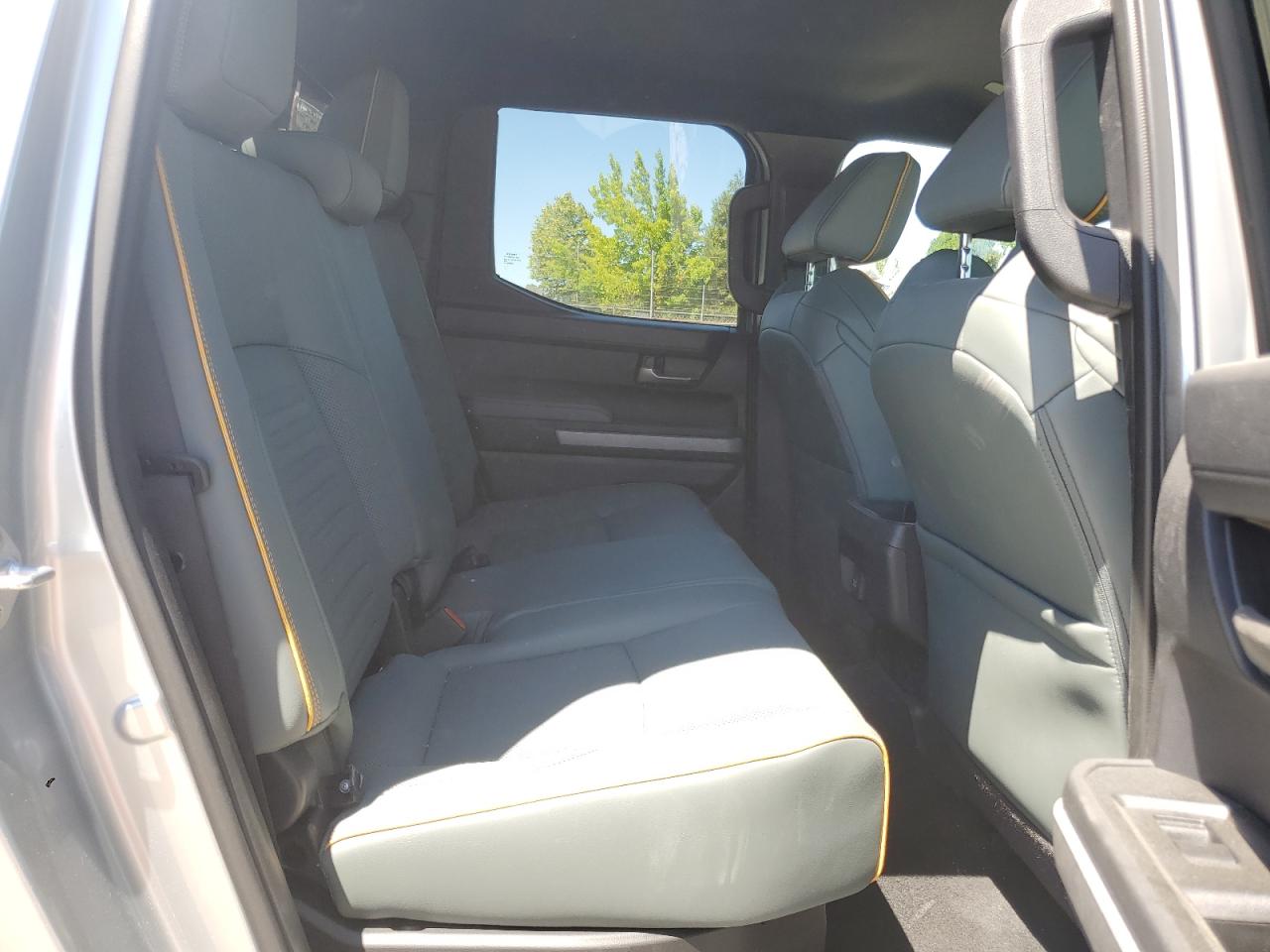 2025 TOYOTA TACOMA DOUBLE CAB photo 10
