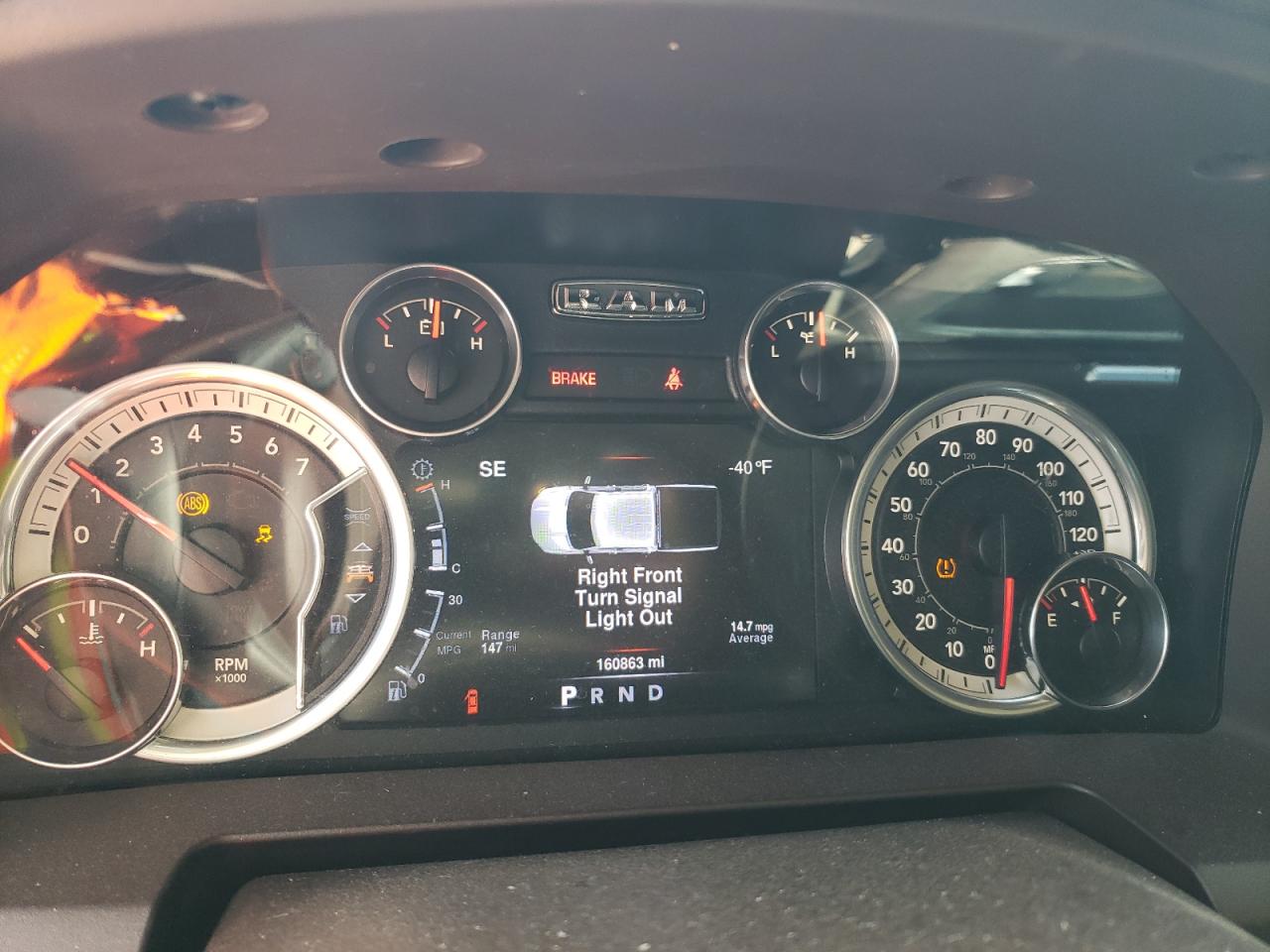2016 RAM 1500 SLT photo 9