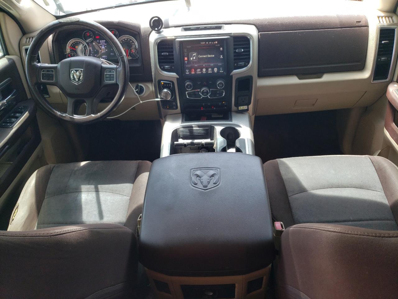 2016 RAM 1500 SLT photo 8