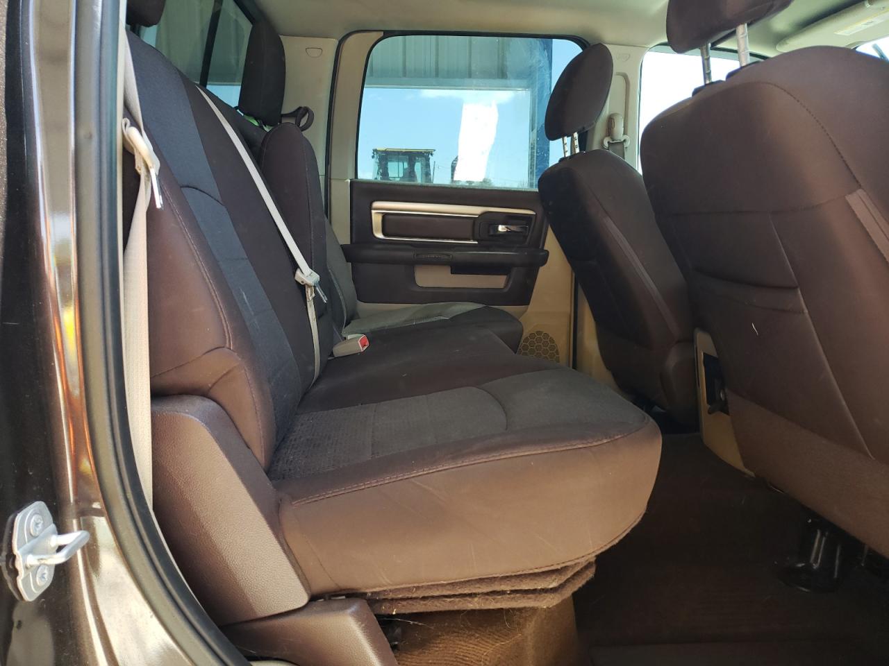 2016 RAM 1500 SLT photo 10
