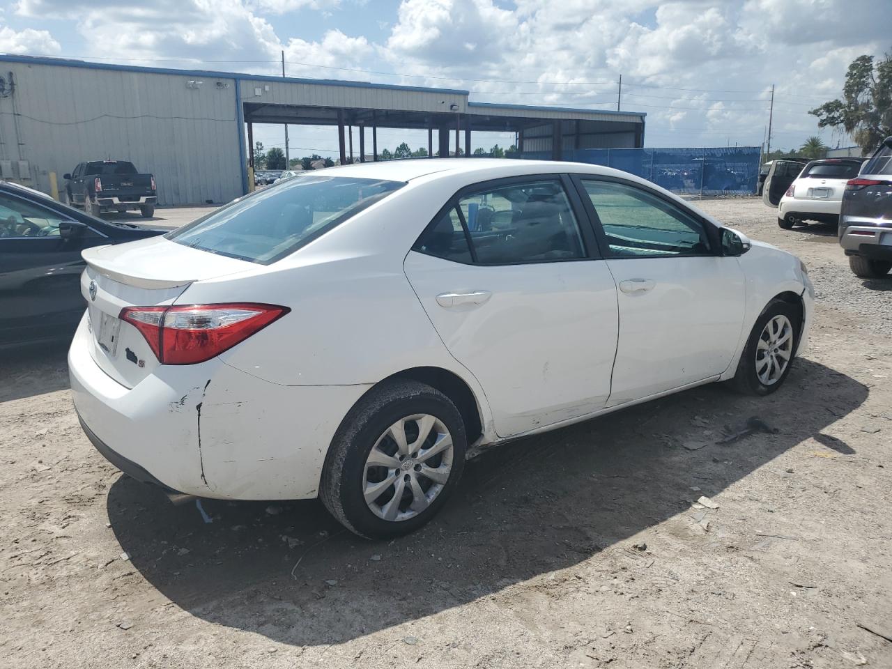 2016 TOYOTA COROLLA photo 3